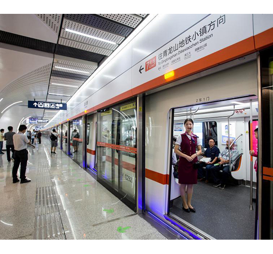 采用方大屏蔽門系統(tǒng)的武漢軌道交通7號線一期、11號線東段一期國慶當(dāng)日同步開通試運(yùn)營