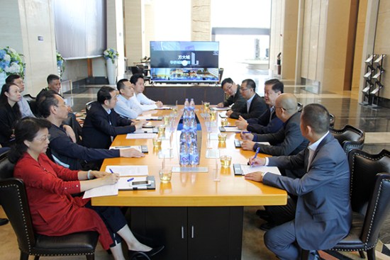 深圳市南山區(qū)委書(shū)記王強(qiáng)、區(qū)長(zhǎng)曾湃一行調(diào)研方大城